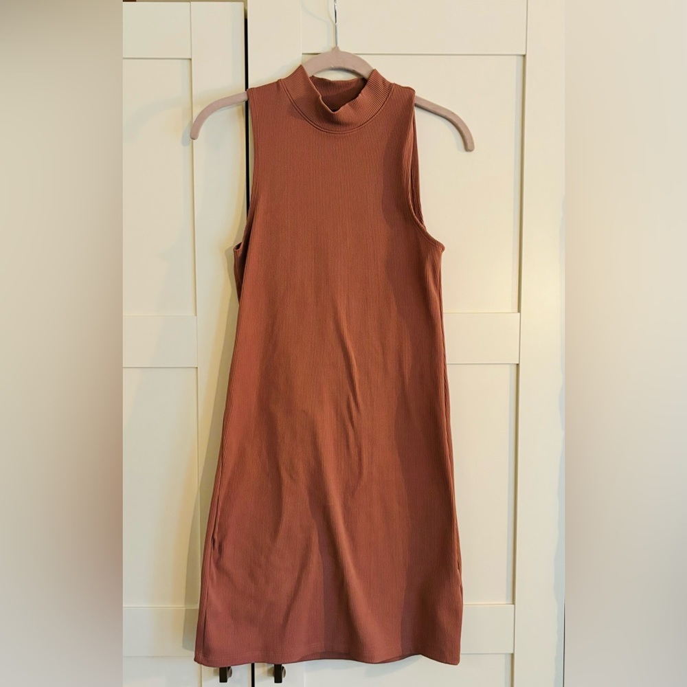 Abercrombie and fitch ribbed dress in dusty rose size medium NWT